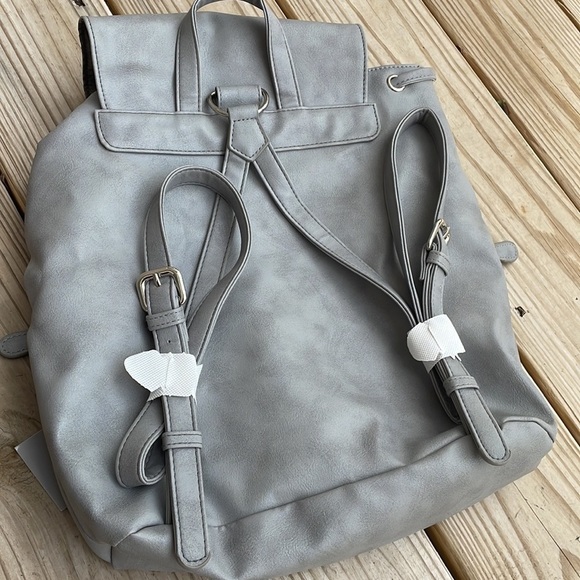 ULTA Rustic Gray Faux Leather Mid-Size Back - Picture 4 of 8